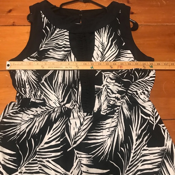 Sangria dress, size 16W, black and white. - Picture 3 of 13